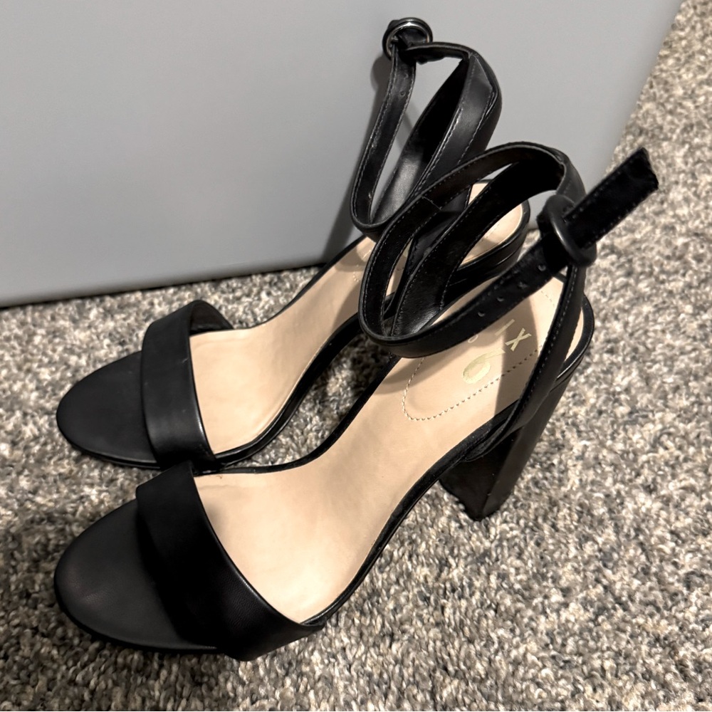 Mi Black Ankle Strap Heels
